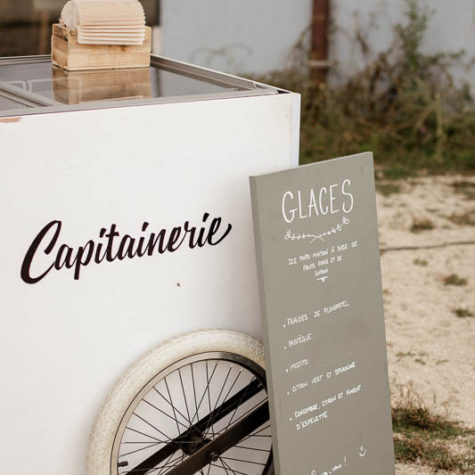 Ceremonie laïque en bord de mer