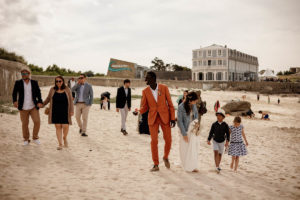 Ceremonie laïque en bord de mer