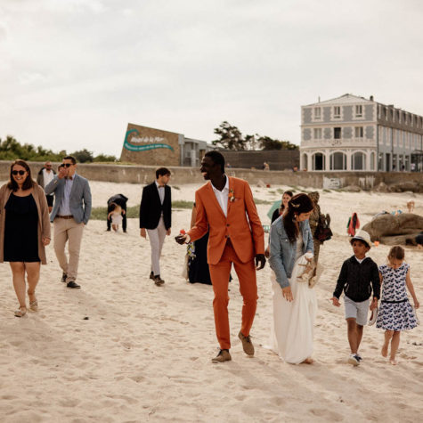 Ceremonie laïque en bord de mer